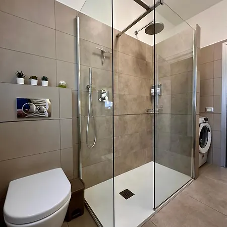 Apartman Buddy's House View Dog Friendly Whit Garage Abbadia Lariana